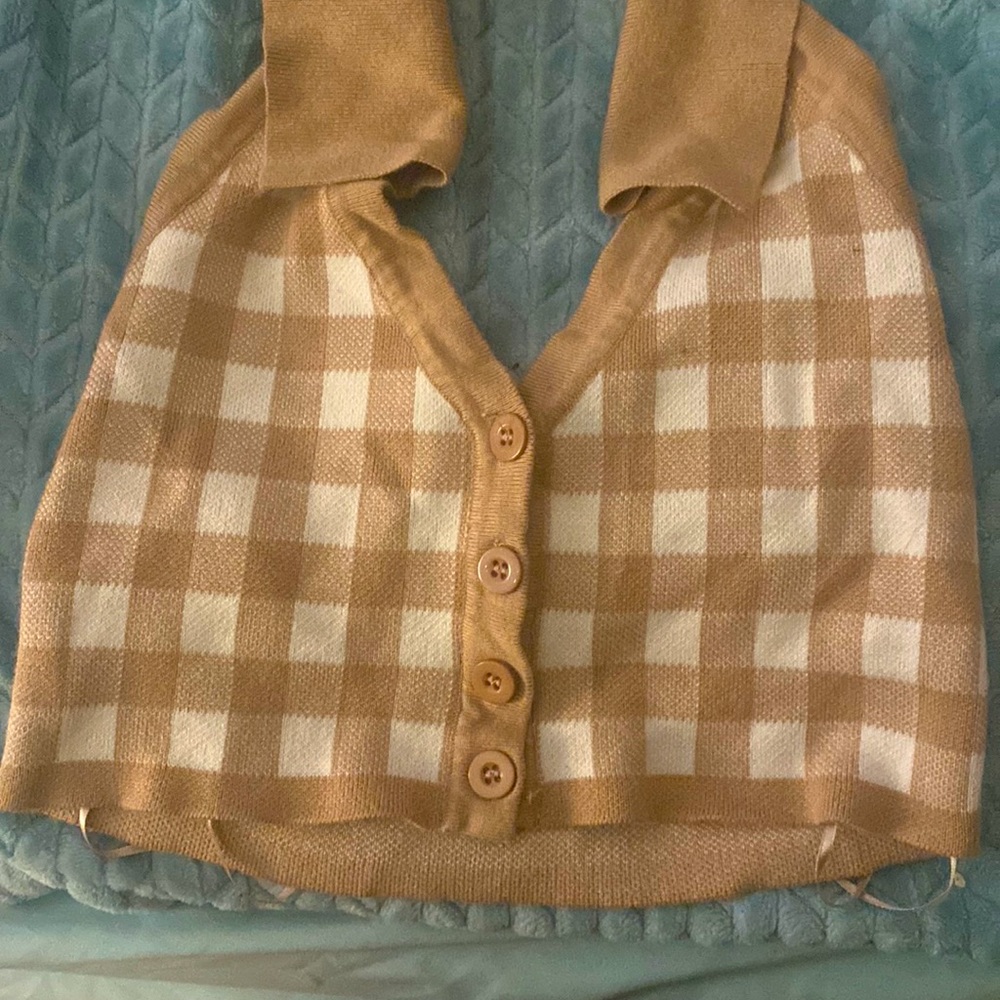I’m selling this debut size M very cute color very soft metal